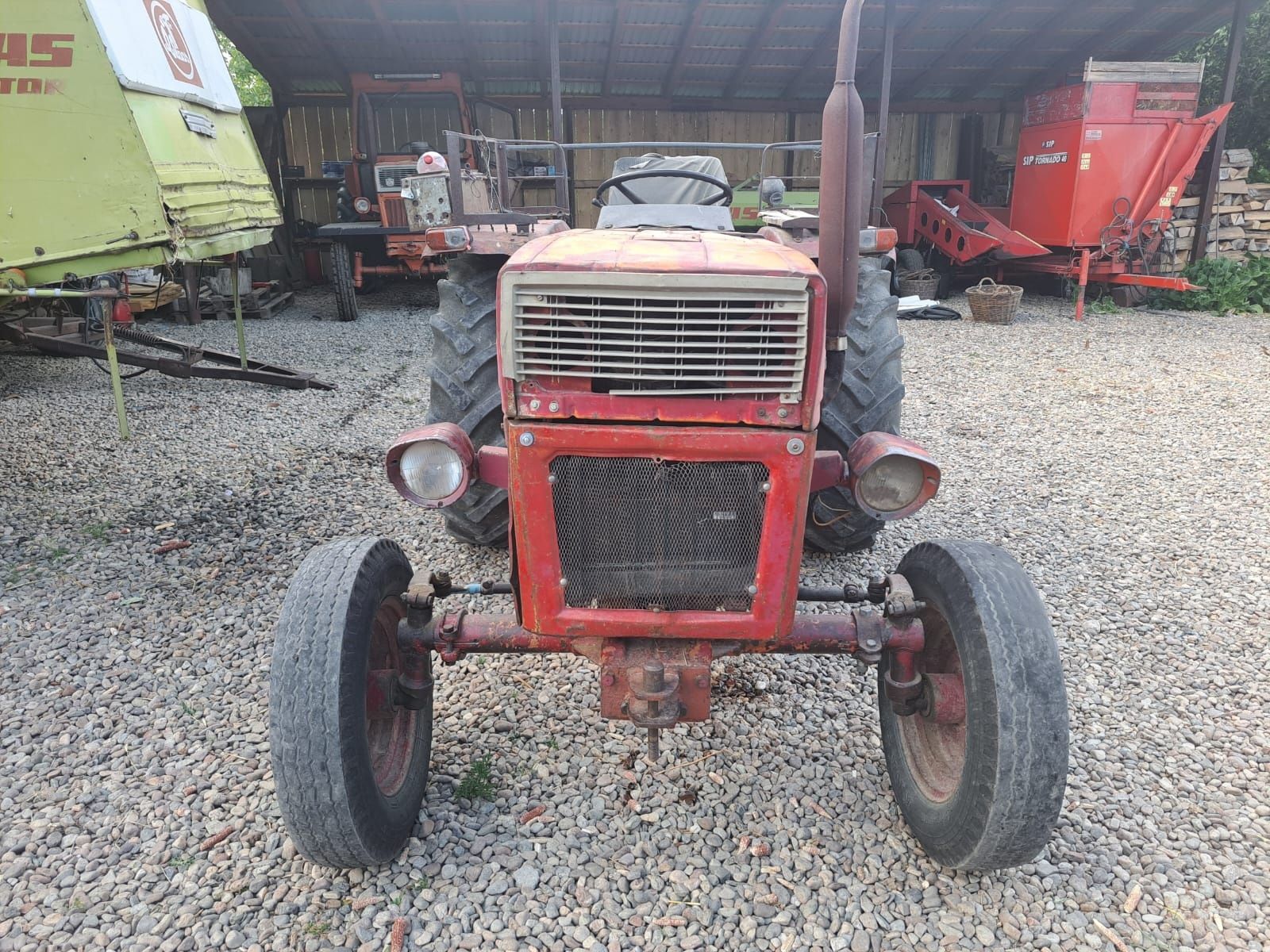 Vând tractor UTB 445