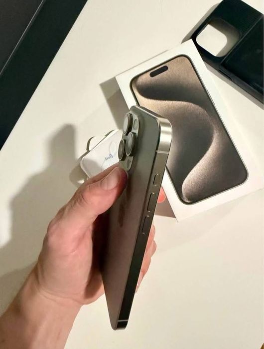 iPhone 15 PRO ca NOU cu 97% Viata Bateriei