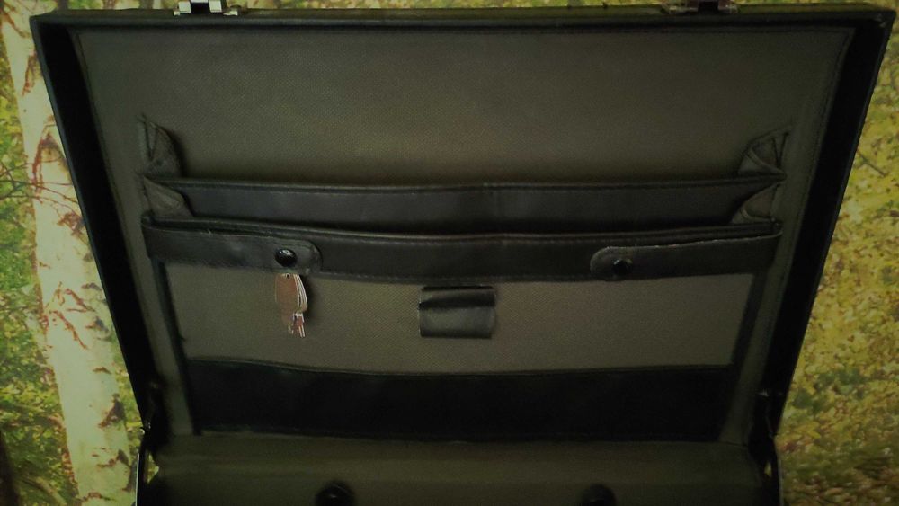 Vand geanta diplomat