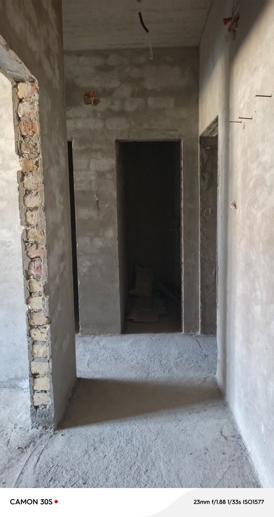 Shxarni kindigidan 1 xona karobkamiz sotiladi  1 etaj