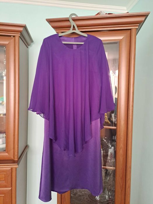 Два по цене одного :продам шикарные  платья:  вечерние платья на торже