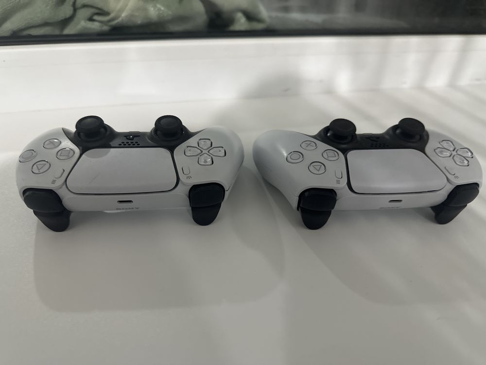 PlayStation 5 (825гб,дисковод )+2 геймпада+ 7игр+2 диска