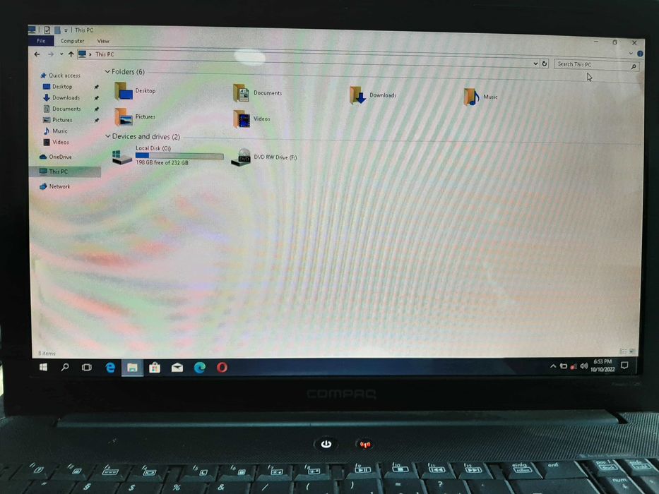 Лаптоп HP  CompacQ 240 GB , 4 RAM  , WIN 10 PRO