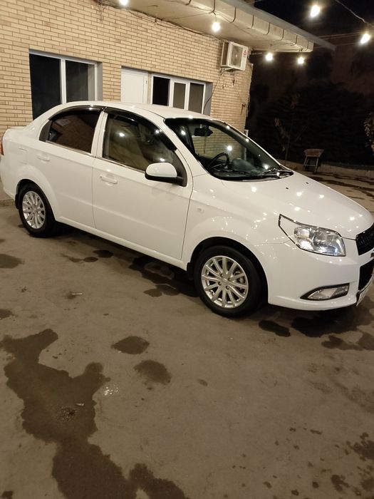 Qolgani mashina oldida gaplashiladi.