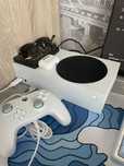 Продам xbox series s с аккаунтом много игр