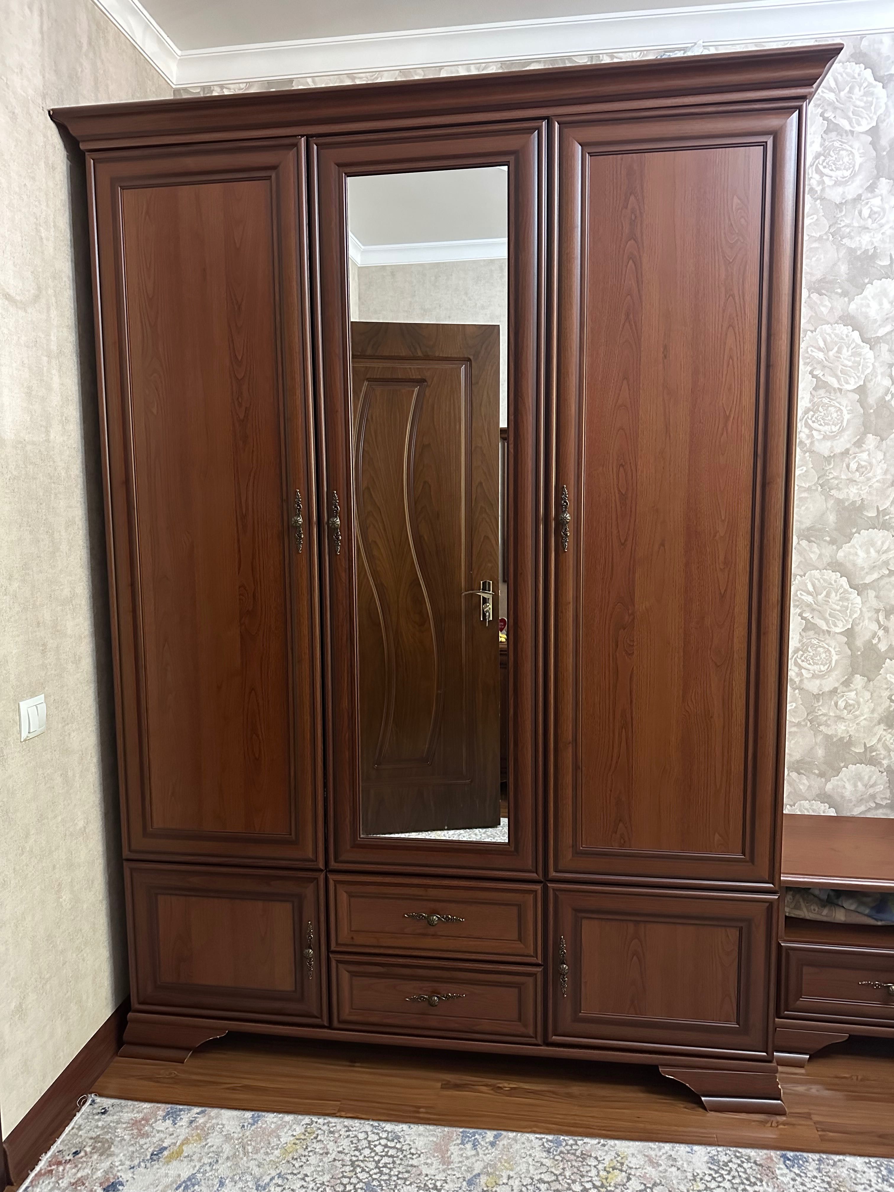 Спальный гарнитур