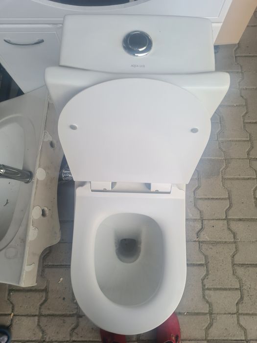 Продам почтий новый унитаз