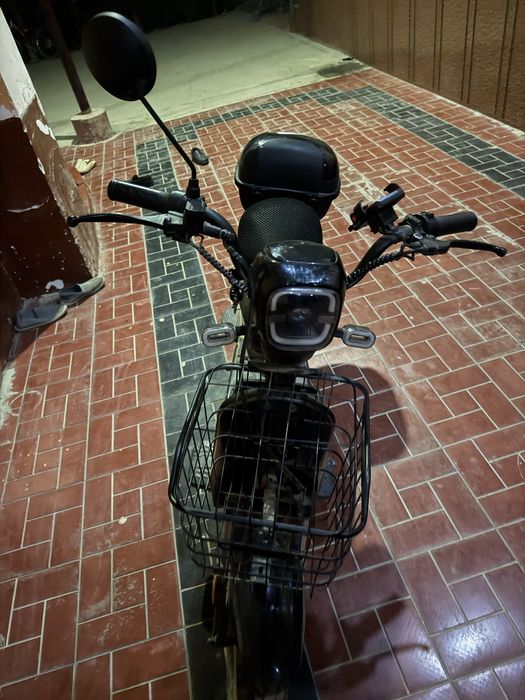 Срочно сотилади скутер