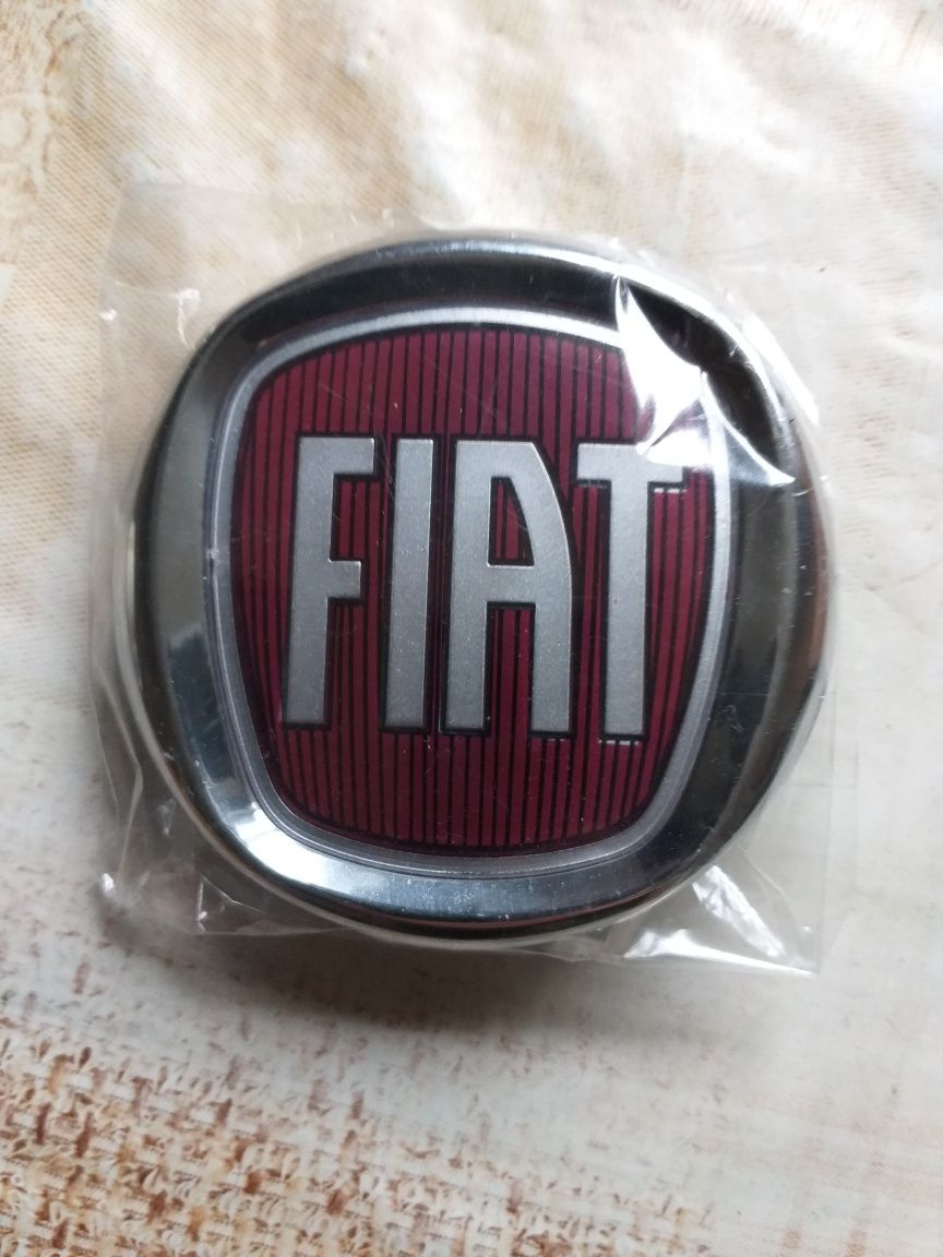 Емблема за Фиат FIAT 75-120мм червени и сини за всички модели