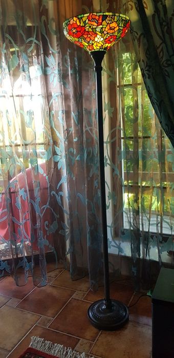 Lampadar de podea
