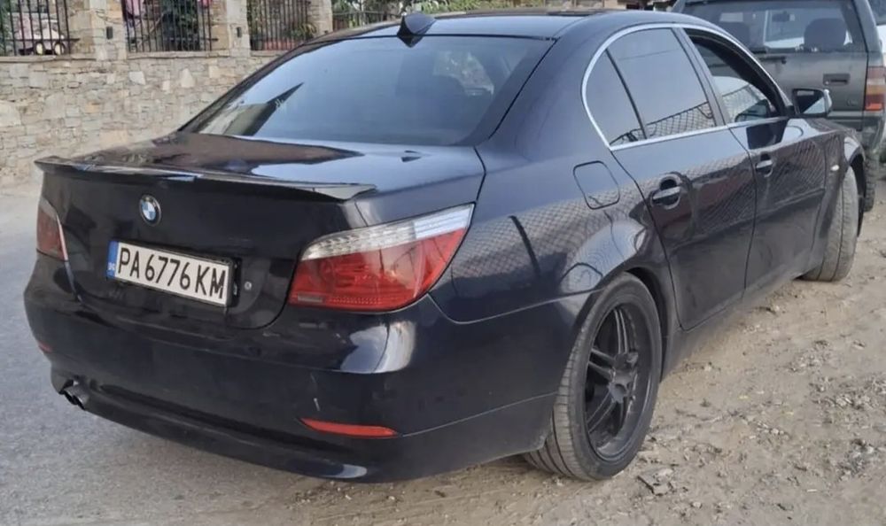 Бмв  автомобил Е60