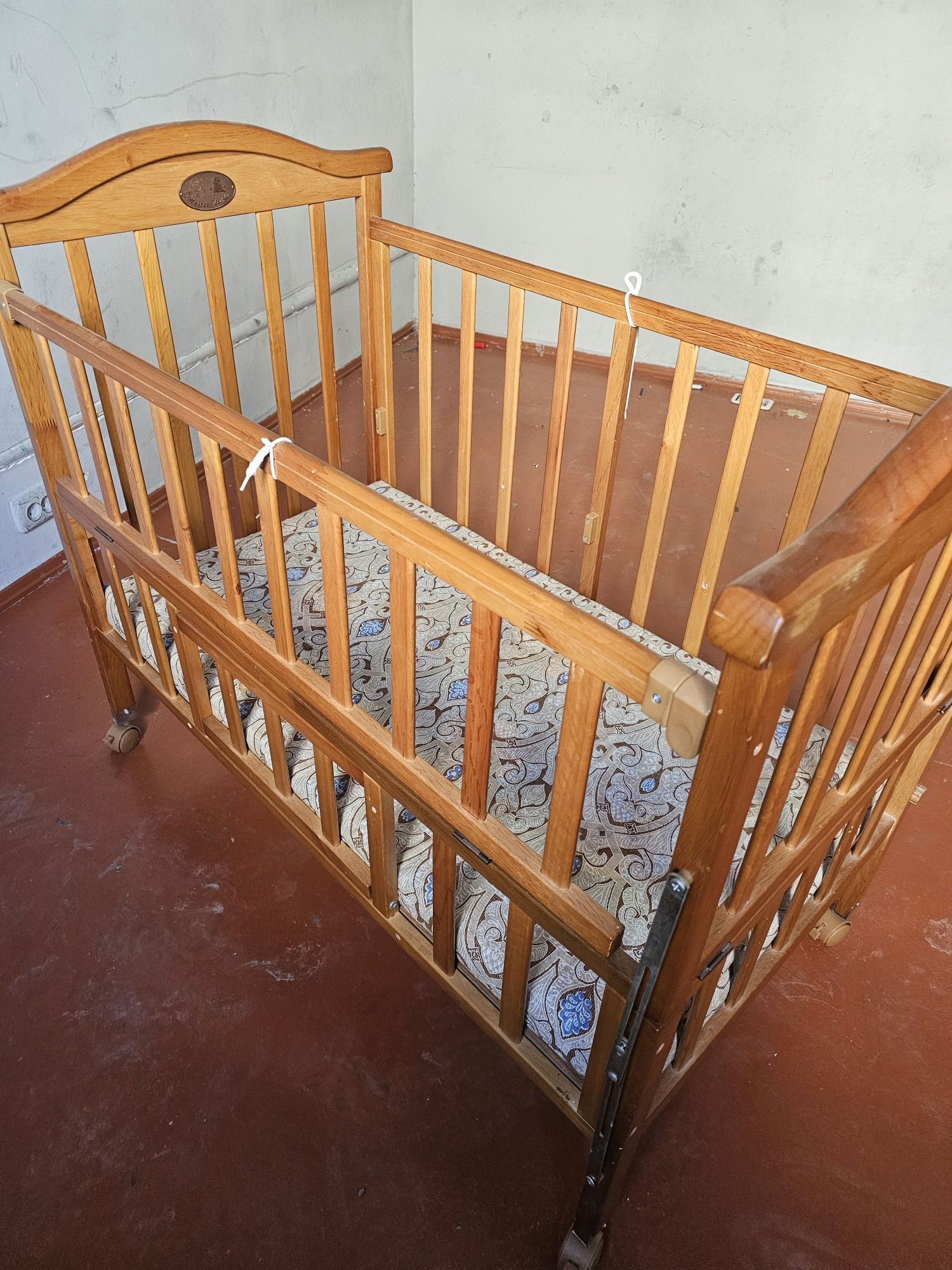 Продам детскую манежку
