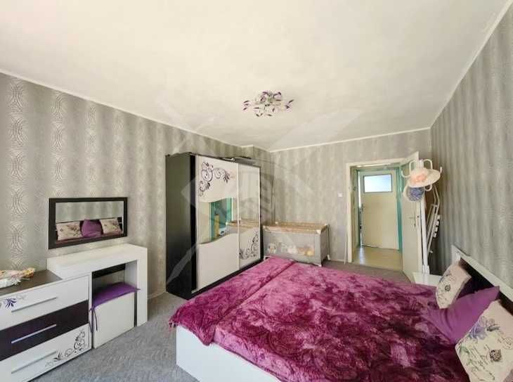Продава се Многостаен апартамент в Бургас, Изгрев - 75 кв.м за 1800 €/кв.м - Снимка #2