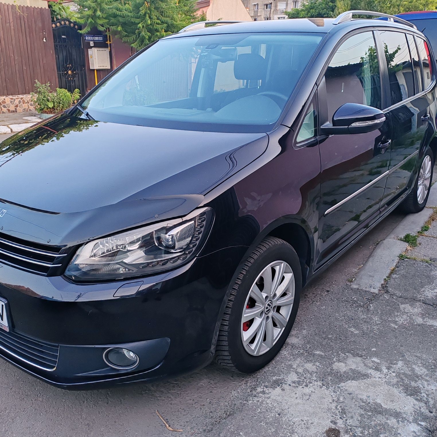 Vând Volkswagen Turan