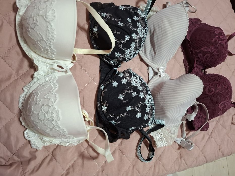 Продавам сутиени 75б