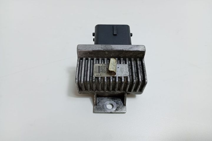 Releu bujii  1.5 dci 110678071R Nissan X-Trail T32 seria