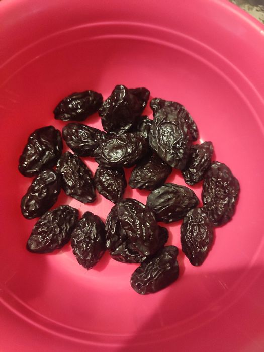 Prune uscate natural cu sâmburi
