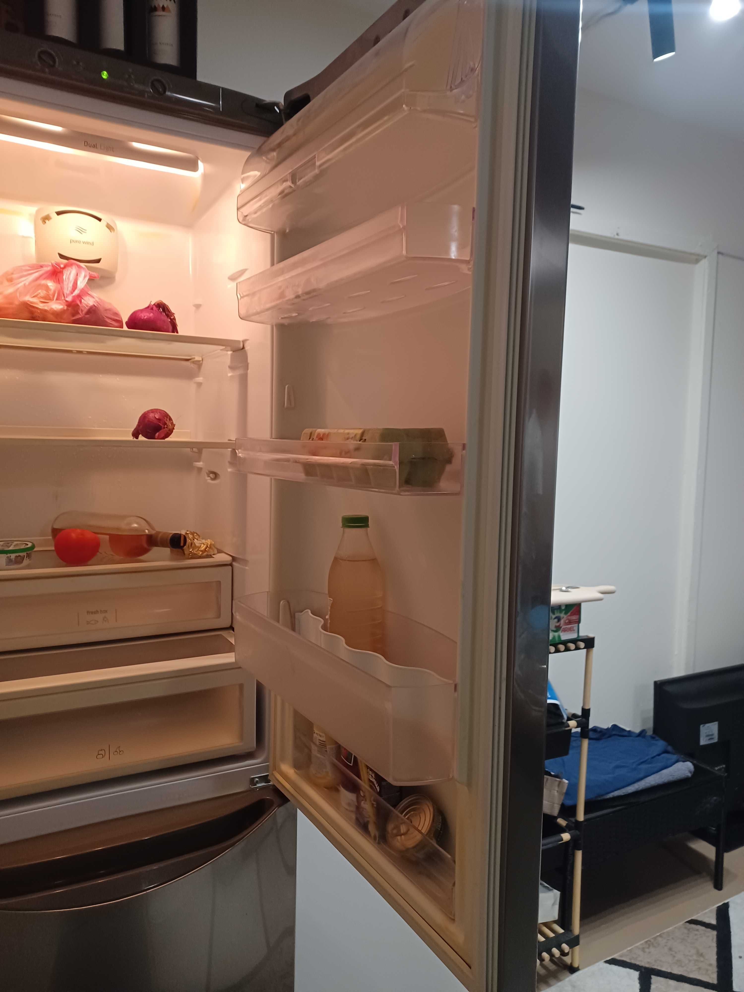 Хладилник с Фризер Ariston Hotpoint A+