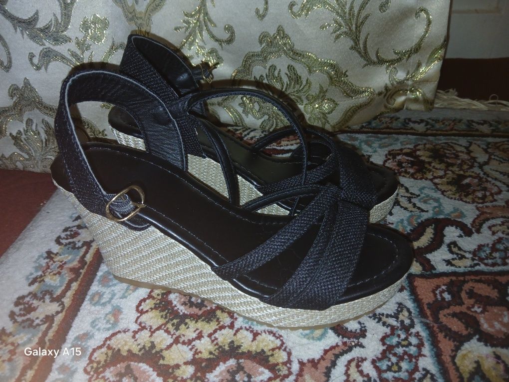 Летние босоножки