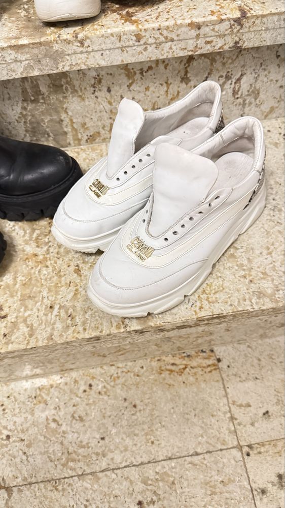 Обувки Baldinini Armani Hogan Cavalli Guess Gant Casadei