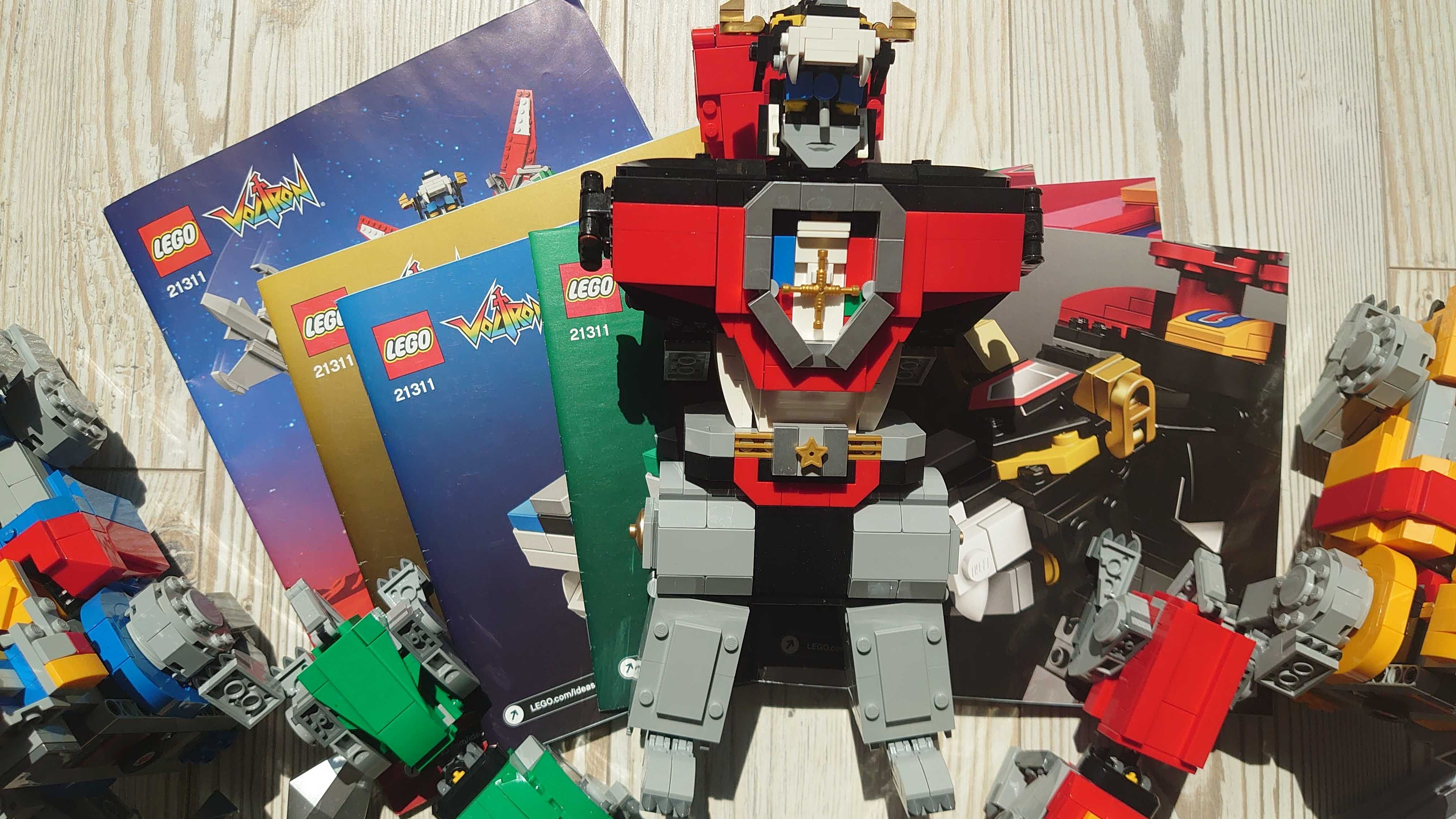 [construit - LIMITED ED.] Lego Ideas 21311 - Voltron 2321 piese 16+