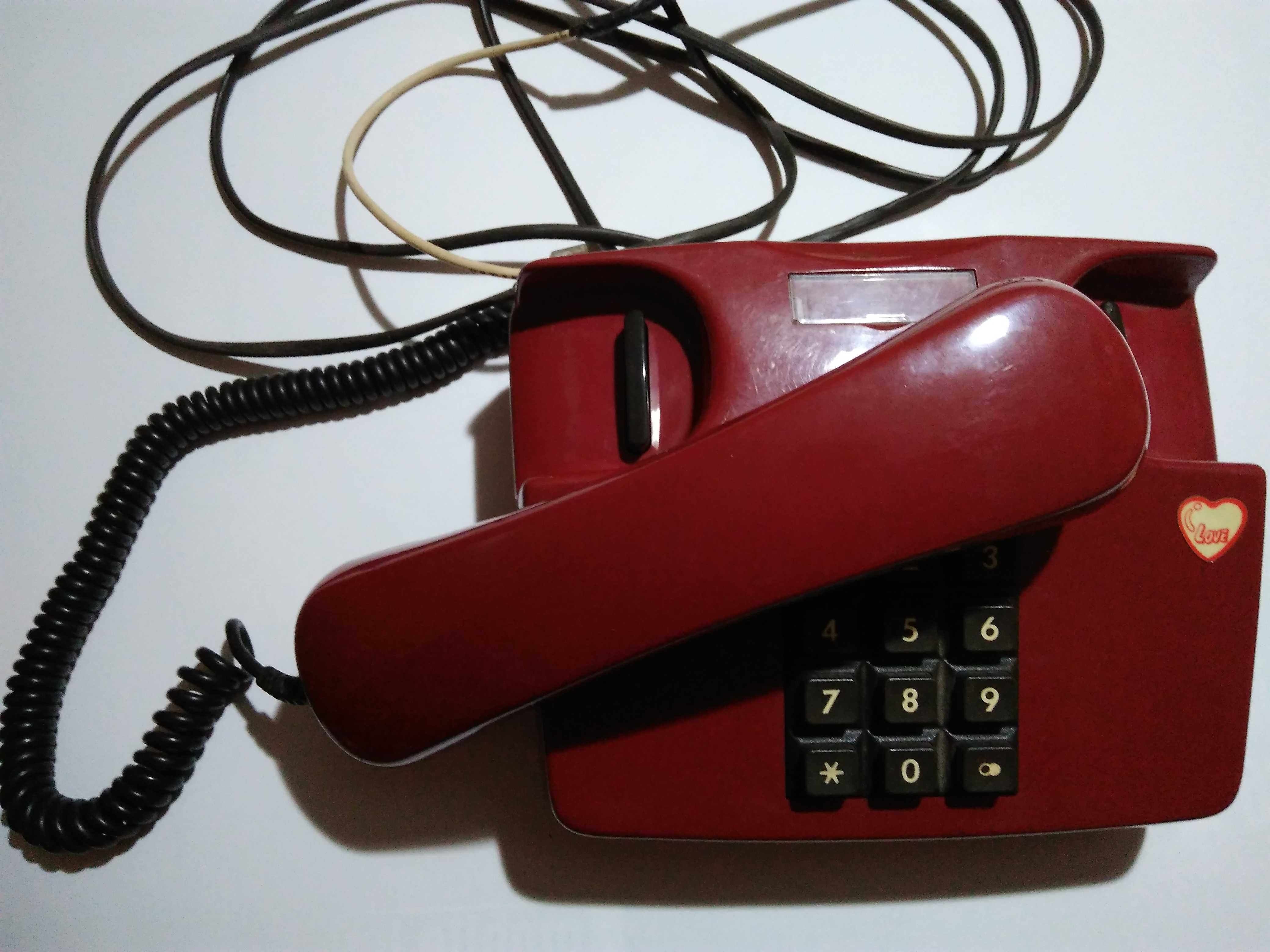 Стационарен телефон с бутони