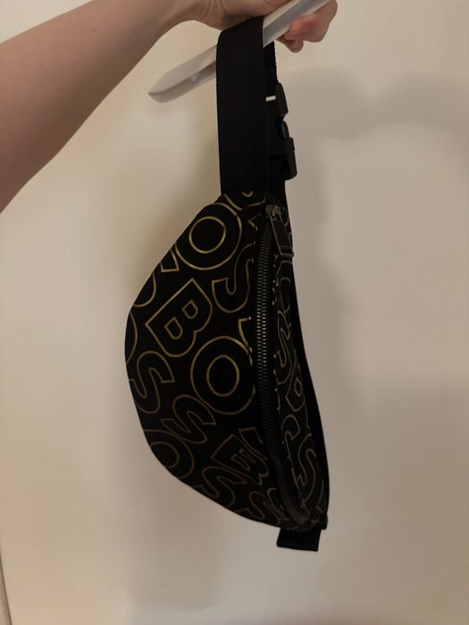 Чанта за кръст Boss