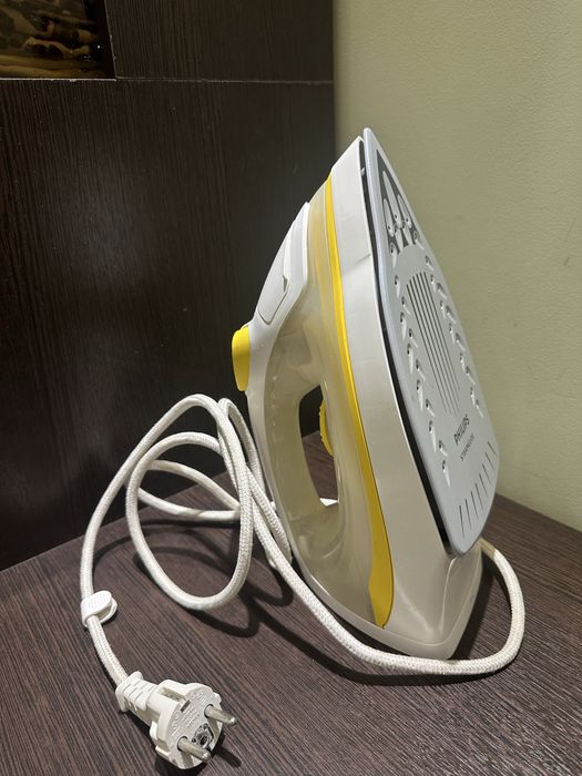 Утюг PHILIPS 2000Вт с системой подошвы SteamGllide