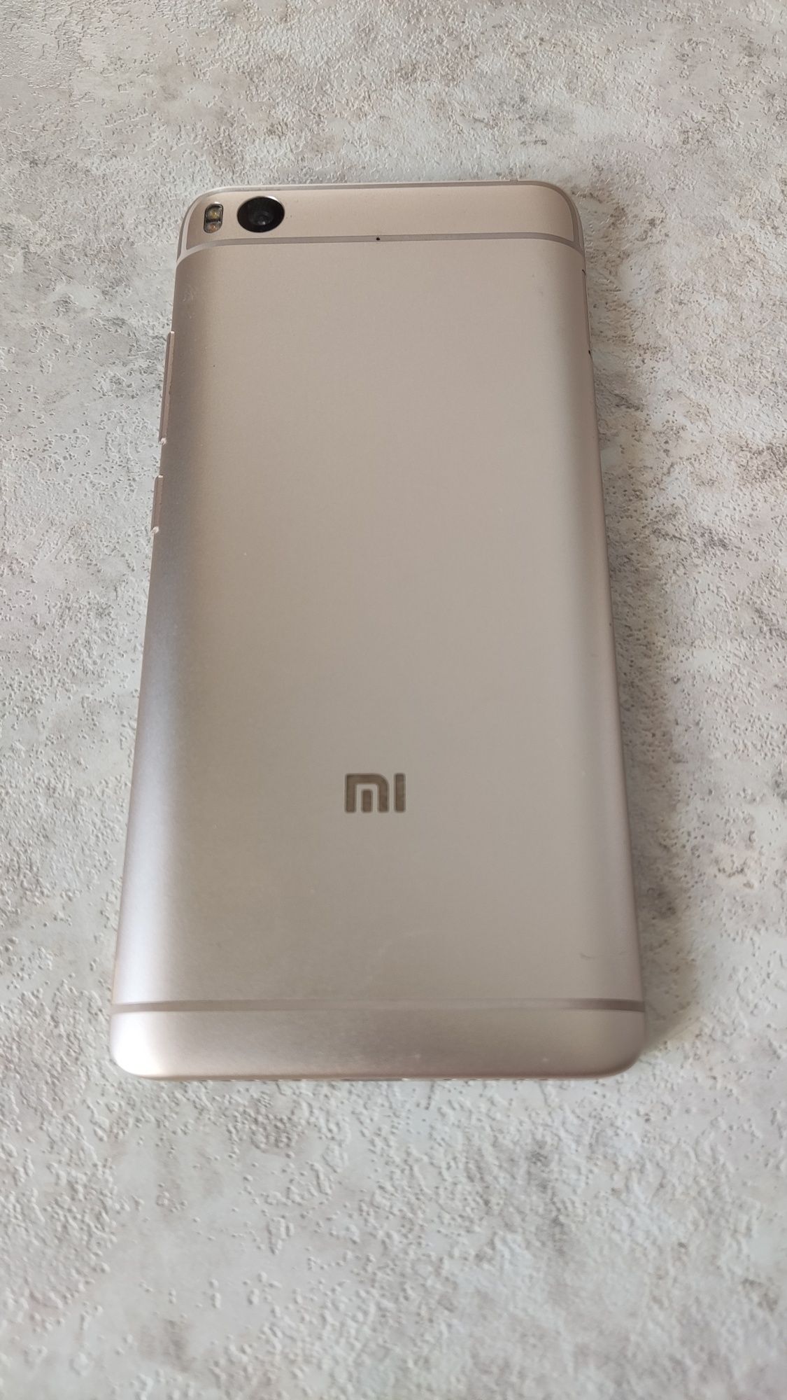 Телефон xiaomi MI 5S