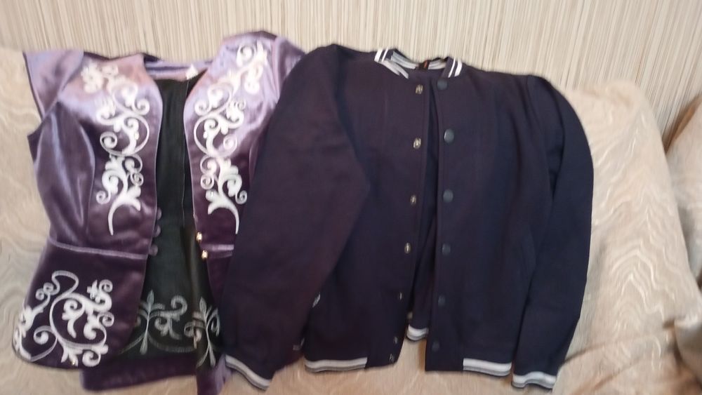 Всё отдам за 5000 тысяч. Для девочки 9,10 лет.