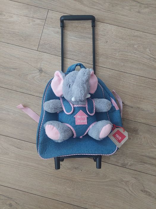 Vând ghiozdan/ troller