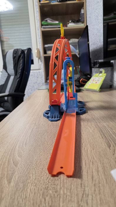 Hot Wheels Track Builder