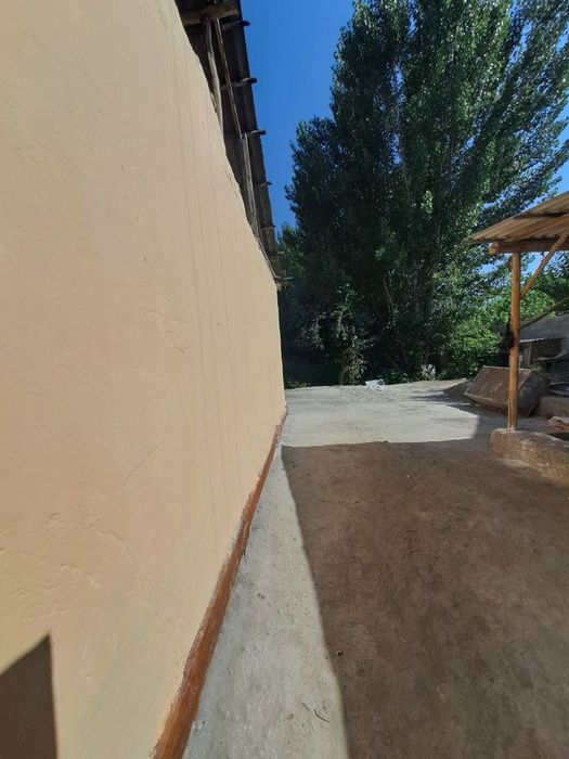 Hovli uy sirochna sotiladi