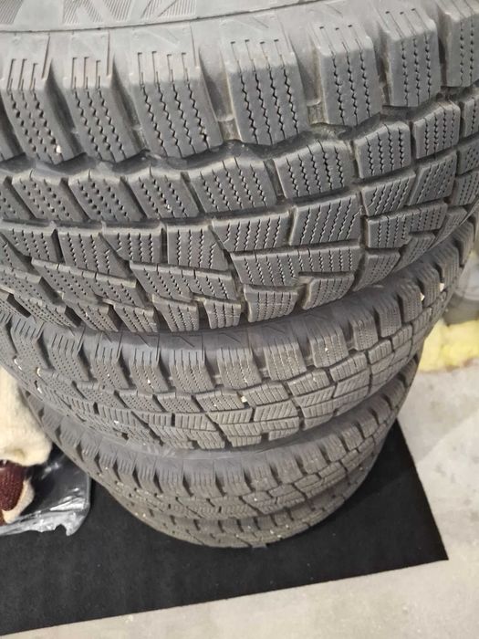 Jante tablă cu cauciucuri iarnă