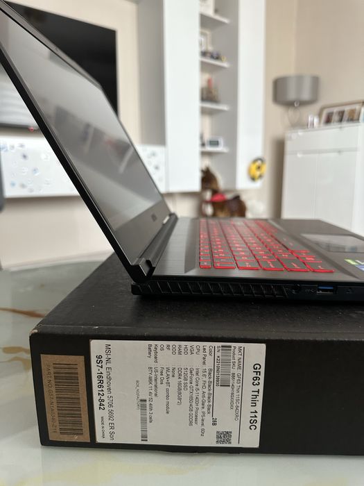 Laptop Gaming MSI GF63 Thin 11SC