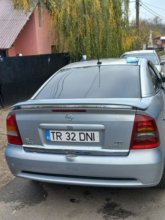 Vând Opel bertone