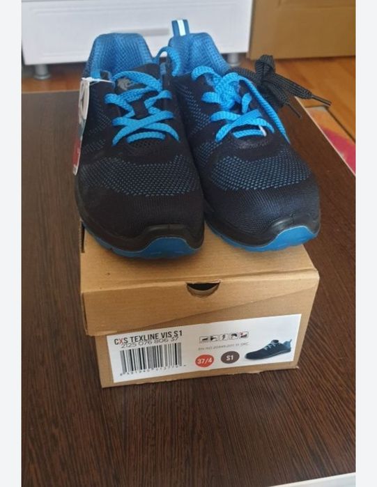 Pantofi de lucru cu bombeu