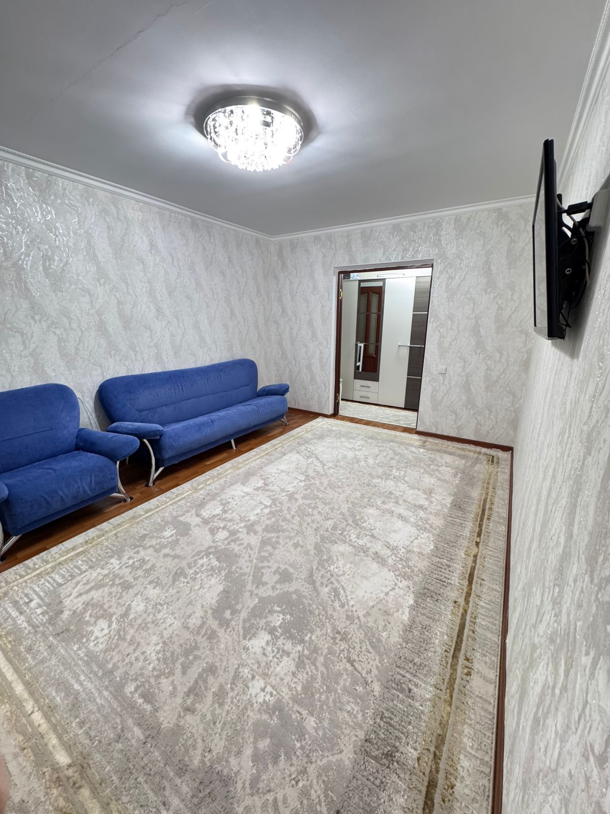 Продам 2 к.кв 6/6 этаж р-он 12 мкр,