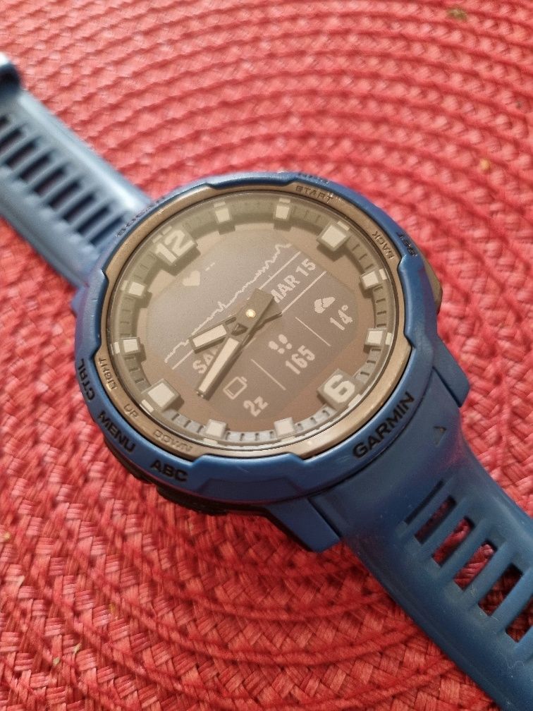 Garmin Instinct crossover SOLAR