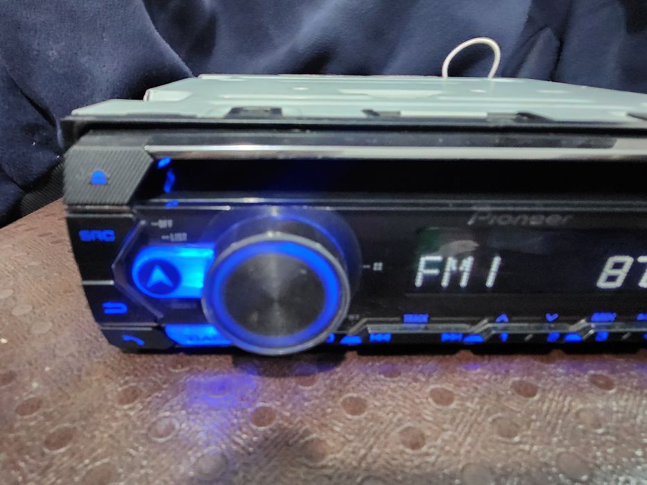 Продам магнитолу пионер 4250 бт