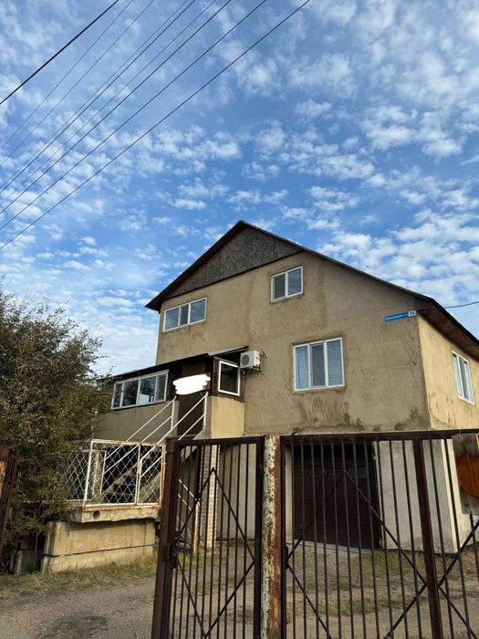 Продаётся дом 4 комнатный