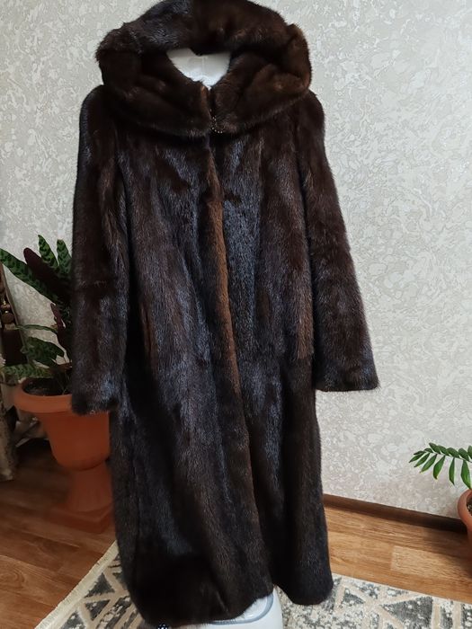 Продам норковую шубу.