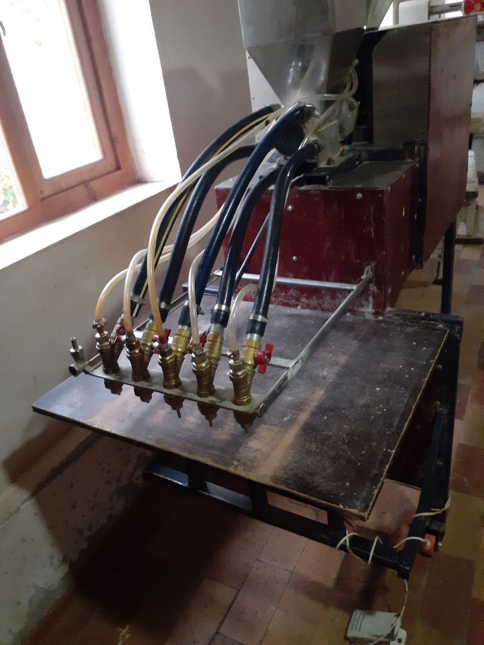 Xitoyda ishlab chiqarilgan keks aparat