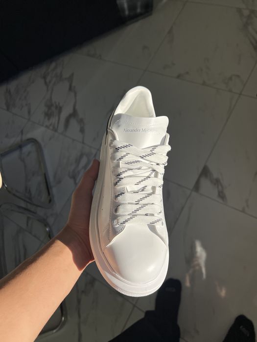 Vând Sneakers Alexander McQueen Bianche Classic Nepurtați, Mărimea 44