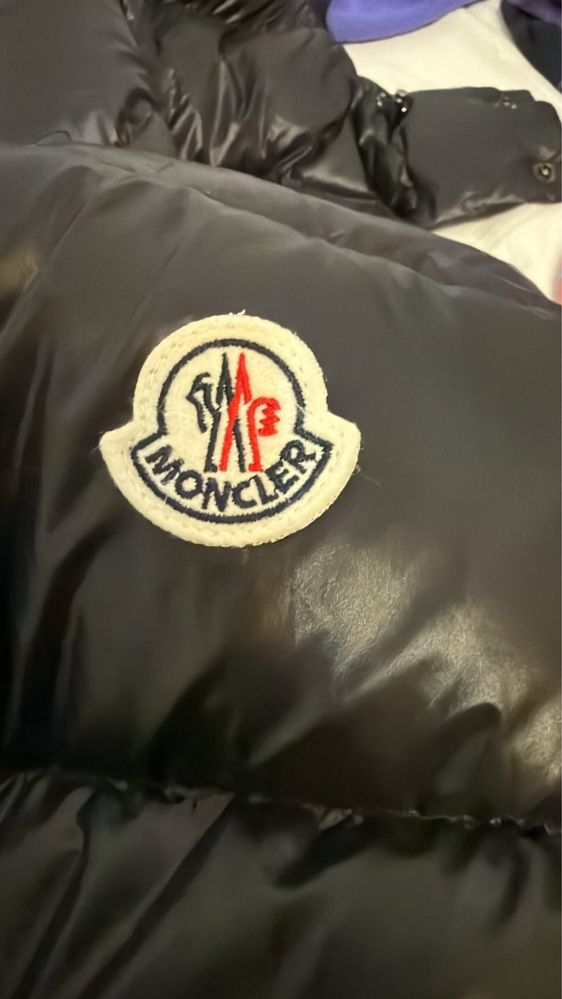 Moncler елек