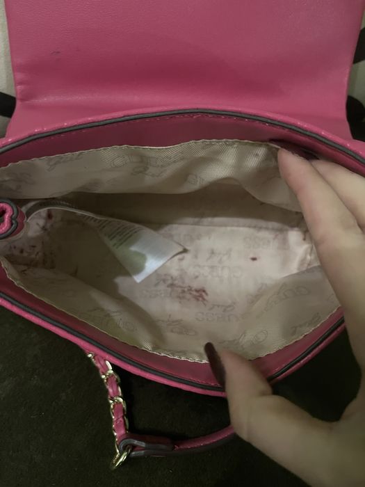 Чатна на Guess, почти не носена