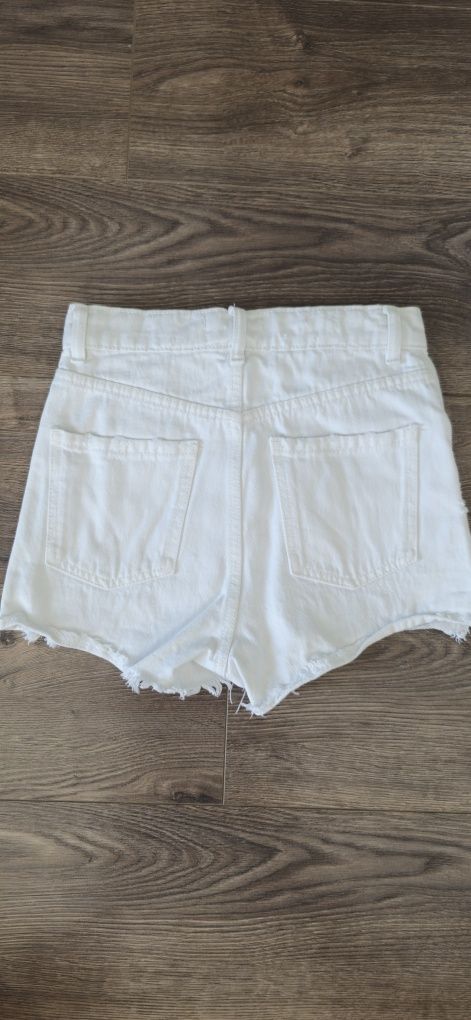 Дамски къси панталони Zara 32