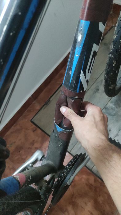 Vând bicicleta pentru piese