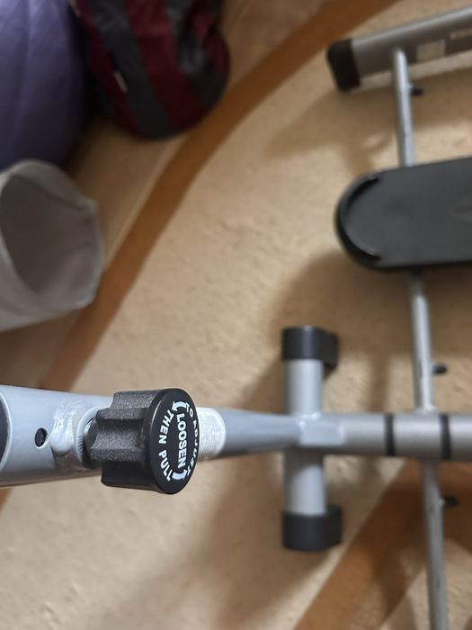 Aparat fitnes pentru  picioare Leg Magic
