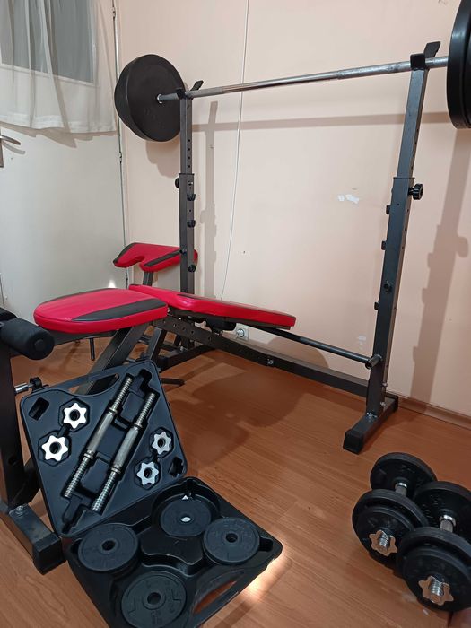 Продавам лежанка с лостове и тежести